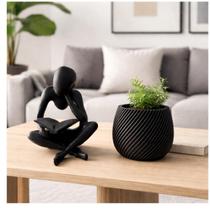 Estátua Decorativa Leitor com Livro Vaso para Suculenta Decoração Moderna Sala Estante Escritório Enfeite Preto.