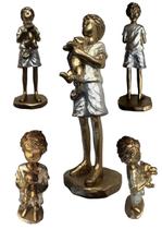 Estatua Escultura Resina Alta resistencia Menino e Seu Gatinho Estatua Escultura Resina Alta resistencia Menino e Seu Gatinho