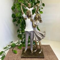 Estátua Família - 1 Menino Estátua Família - 1 Menino