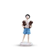 Estátua Família Menino Moreno com 2 Cachorrinhos em Gesso 16 cm - Várias Variedades