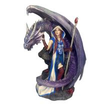 Estátua Feiticeira de Dragões - Guardiã Mística em Resina e Porcelana