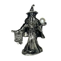 Estátua Mago Merlin com Bola de Cristal e Pergaminho em Estanho - 7cm