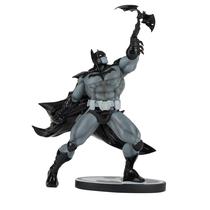 Estátua McFarlane Toys DC Direct Batman preto e branco 18cm
