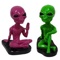 Estatueta Casal de ET Alienigena Extraterrestre Decoração Estatueta Casal de ET Alienigena Extraterrestre Decoração
