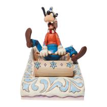 Estatueta Enesco Disney Traditions Jim Shore Goofy Sledding Estatueta Enesco Disney Traditions Jim Shore Goofy Sledding
