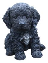 Estatueta Hi-Line Gift Ltd sentada em estátua de cachorrinho Cockapoo