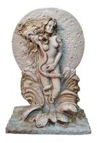 Estatueta Lilith Pequena De Resina Branco Com Dourado