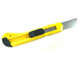 Estilete Com 1 Lâmina 18mm de Aço com Trava - Titanium