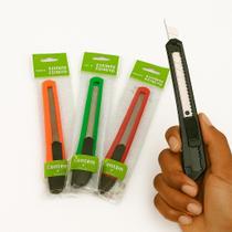 Estilete Kit Com 5 Unidades - Fino e Estreito 9mm Plástico Estilete Kit Com 5 Unidades - Fino e Estreito 9mm Plástico