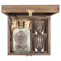 Estojo com Cachaça Weber Haus Clássica 160ml e 2 Copos Estojo com Cachaça Weber Haus Clássica 160ml e 2 Copos