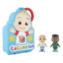 Estojo de bonecos Carry Along CocoMelon com 2 figuras JJ e Cody Estojo de bonecos Carry Along CocoMelon com 2 figuras JJ e Cody