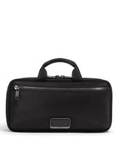 Estojo de cosméticos TUMI Madeline Small Black Gunmetal Estojo de cosméticos TUMI Madeline Small Black Gunmetal