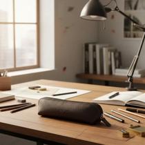 Estojo Escolar Couro Legítimo Marca VOLPE Elegante e Compacto para Lápis e Canetas