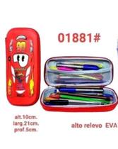 Estojo infantil escolar Carro McQueen 3D alto relevo vermelho Estojo infantil escolar Carro McQueen 3D alto relevo vermelho