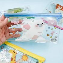 Estojo Transparente Bichinhos Fofos - Jacarezinho, Ursinho Branco e Girafinha Estojo Transparente Bichinhos Fofos - Jacarezinho, Ursinho Branco e Girafinha
