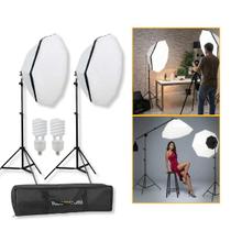 Estúdio Iluminação 2 Softbox Octogonal 70cm com 2 Tripés 1,9m e 2 Lâmpadas 135W 110V - Ágata III - 7 peças Estúdio Iluminação 2 Softbox Octogonal 70cm com 2 Tripés 1,9m e 2 Lâmpadas 135W 110V - Ágata III - 7 peças