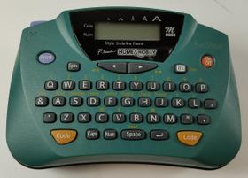Etiquetadora Brother PT-65 P-touch Home & Hobby con LCD