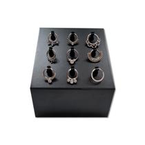 Expositor de Piercing Trapézio MÉDIO 9 PINOS DE PLASTICO PRETO Expositor de Piercing Trapézio MÉDIO 9 PINOS DE PLASTICO PRETO