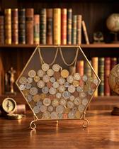 Expositor Hexagonal para Moedas WANLIAN com Estrutura Dourada