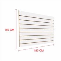 Expositor painel canaletado 18mm Branco altura 180 cm comp 180 cm Expositor painel canaletado 18mm Branco altura 180 cm comp 180 cm
