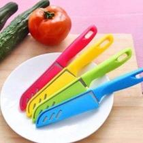 Faca Lâmina Afiada em Aço Inox com Capa Bainha Protetora Faca Lâmina Afiada em Aço Inox com Capa Bainha Protetora