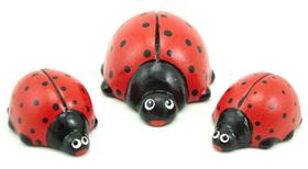 Família de Joaninha em miniatura 3 peças de Ceramica Trio de Joana - Decore Casa
