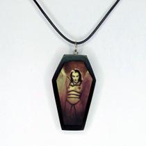 Fantastico colar shaker arte em resina lili munster lindo