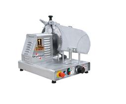 Fatiador de Carnes FC350N Inox, Lâmina 350 mm - 0,5 HP-CV 220V Skymsen Fatiador de Carnes FC350N Inox, Lâmina 350 mm - 0,5 HP-CV 220V Skymsen