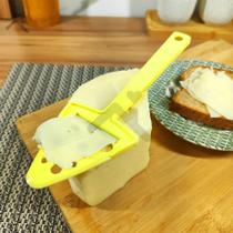 Fatiador de queijo manual de plástico amarelo lamina em aço inox prático para cozinha