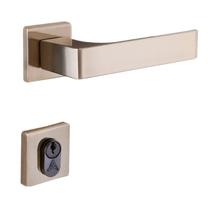 Fechadura Entrada Reta Roseta 6cm Latonado Quadratta Aliança