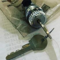 Fecho Do Porta Luvas Chevette Chevy 500 Marajo 1977/1982 - Universal 40203 Fecho Do Porta Luvas Chevette Chevy 500 Marajo 1977/1982 - Universal 40203