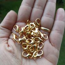Fecho lagosta 14mm dourado para pulseiras e colares - Atêlie das Laceiras