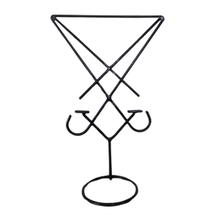 Ferramenta para assentamento de exu lúcifer