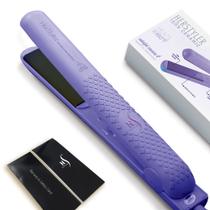 Ferro plano HerStyler Colorful Seasons, cerâmica roxa de 1,25 polegadas Ferro plano HerStyler Colorful Seasons, cerâmica roxa de 1,25 polegadas