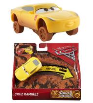 Figura Carros Corredores Malucos Batida Radical - Cruz Ramirez - Mattel - DYB05