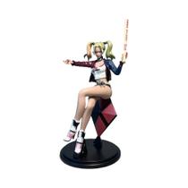 Figura de PVC da personagem de anime Harley Quinn sentada, de 11-15cm, brinquedo/estátua. Figura de PVC da personagem de anime Harley Quinn sentada, de 11-15cm, brinquedo/estátua.
