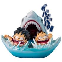 Figura de PVC Dragons Ball Goku e Kuririn Shark Attack Figura de PVC Dragons Ball Goku e Kuririn Shark Attack