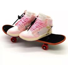 Fingerboard Mini Tênis Skate Chaveiro Dedos Air Pink White - Mega Block Toys