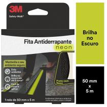 Fita Adesiva Antiderrapante Preta com Neon Safety-Walk 3M 50mm x 5m. Brilha no escuro por até 6 horas.