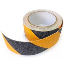 Fita Antiderrapante 5 Metros Adesiva Sinalizadora Piso Chao Degrau Escada Evita Previne Meio Fio Demarcaçao Acidentes Segurança Fita Antiderrapante 5 Metros Adesiva Sinalizadora Piso Chao Degrau Escada Evita Previne Meio Fio Demarcaçao Acidentes Segurança