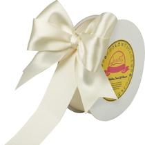 Fita LEEQE Double Face Ivory Satin 3,8 cm x 45,7 m poliéster Fita LEEQE Double Face Ivory Satin 3,8 cm x 45,7 m poliéster