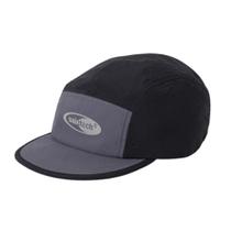 Five panel cap reflective black
