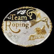 Fivela Team Roping com Banho Dourado/ Prata e Detalhe Fundo Negro - Master