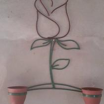 Flor em metal porta vasos