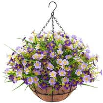 Flores artificiais penduradas com decoração ouddy com cesta roxa