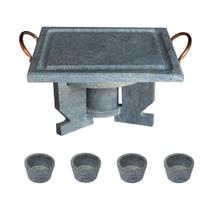 Fogareiro FOG.G+003+4x005-INDSJ para Fondue e Carnes Pedra Sabao com Chapa 25x25cm e Molheiras Fogareiro FOG.G+003+4x005-INDSJ para Fondue e Carnes Pedra Sabao com Chapa 25x25cm e Molheiras