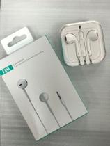 Fone de Ouvido com microfone FAM Earphone Fone de Ouvido com microfone FAM Earphone