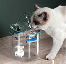 Fonte De Água Bebedouro Pet Para Gatos Com Filtro Automático Torneira Transparente 2L