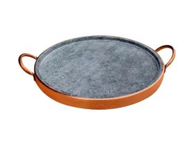 Forma de Pizza em Pedra Sabão com Alça de Cobre 36,0 Cm Forma de Pizza em Pedra Sabão com Alça de Cobre 36,0 Cm