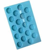 Forma de silicone com 18 cavidades em formato de waffle, ideal para bolos e muffins